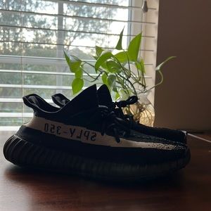 Adidas Yeezy 350 Boost V2 Oreo